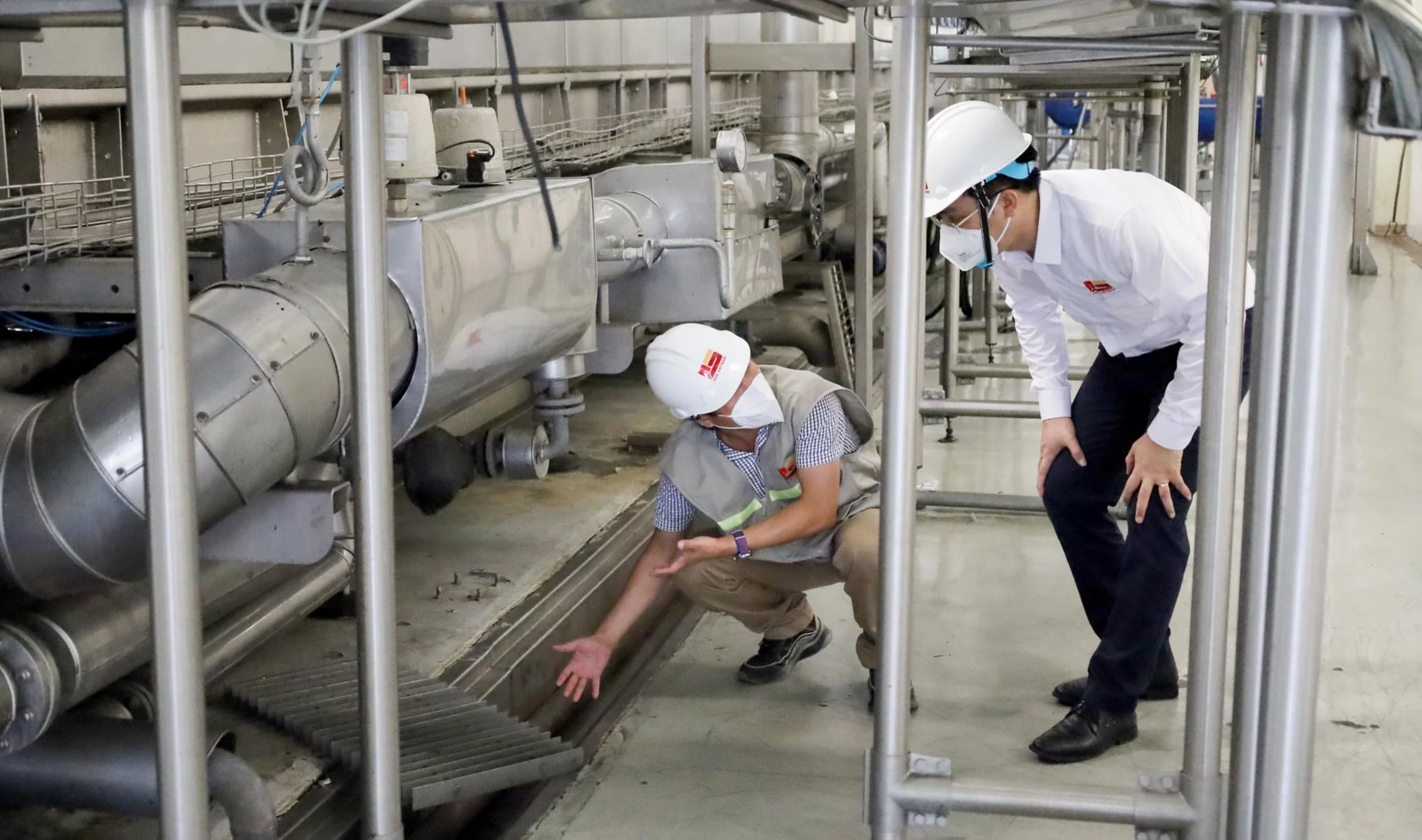 Bảo trì, thay thế thiết bị cơ khí gối đỡ trục quạt công nghiệp