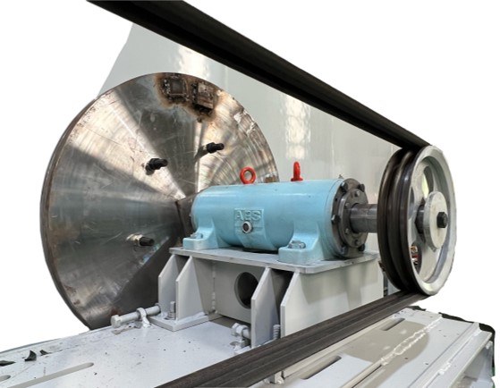 Gối đỡ trục AES lắp trên cụm rotor quạt với puly truyền động đai