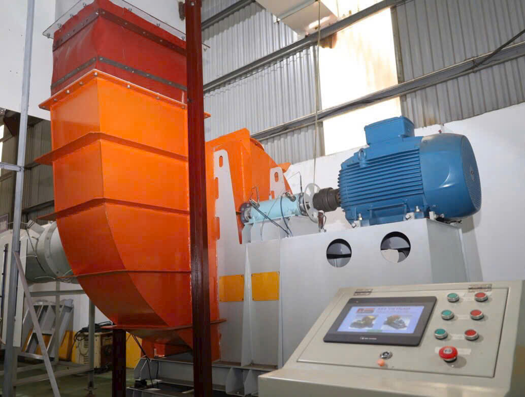 Trạm chạy thử gối đỡ trục AES trên quạt công nghiệp với bảng điều khiển kiểm tra có tải/không tải